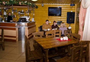 Готель 12 місяців. Драгобрат