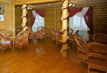 Готель 12 місяців. Драгобрат