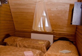 Готель 12 місяців. Драгобрат